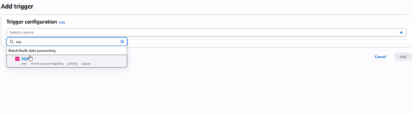 Mismo dropdown con "sqs" tipeado en el buscador, mostrando el resultado "SQS" bajo la categoría "Batch/bulk data processing" con las etiquetas aws · event-source-mapping · polling · queue
