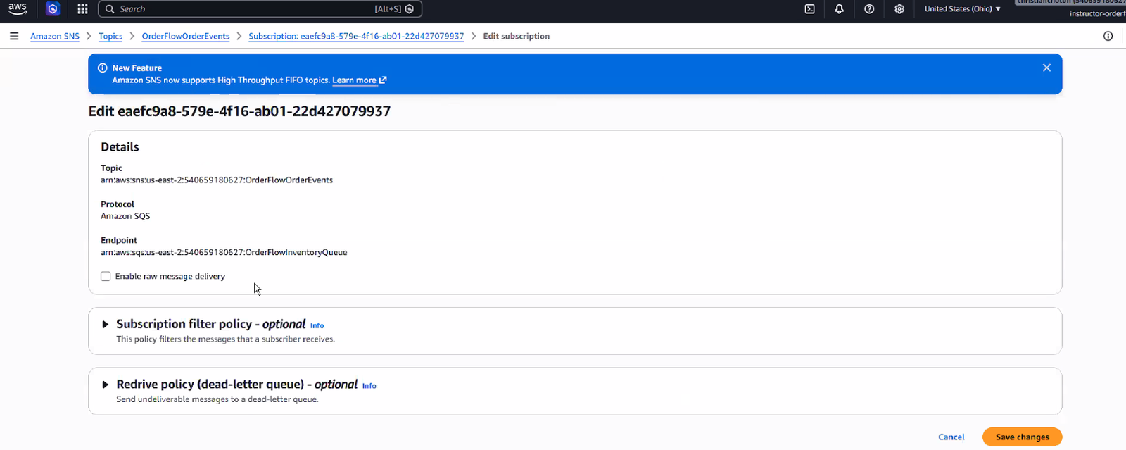 Página "Edit subscription" de la suscripción hacia OrderFlowInventoryQueue, mostrando Topic, Protocol (Amazon SQS), Endpoint, y el checkbox "Enable raw message delivery" todavía sin marcar, con el botón "Save changes"
