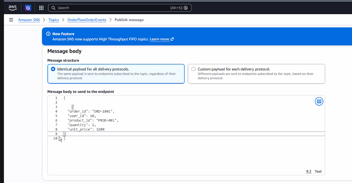 Formulario "Publish message" del Topic OrderFlowOrderEvents con Message structure en "Identical payload for all delivery protocols" y el campo Message body con el order_created_input.json crudo (sin envolver), antes de editarlo