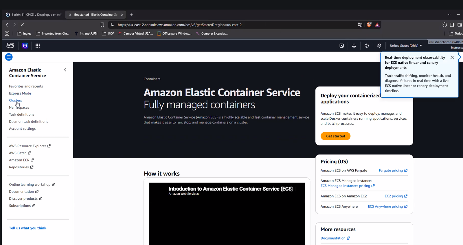 Consola de AWS: landing page de Amazon Elastic Container Service, con el menú lateral desplegado (Clusters, Namespaces, Task definitions, Daemon task definitions, Account settings) y el cursor sobre la opción Clusters, primer paso para crear el cluster de ECS